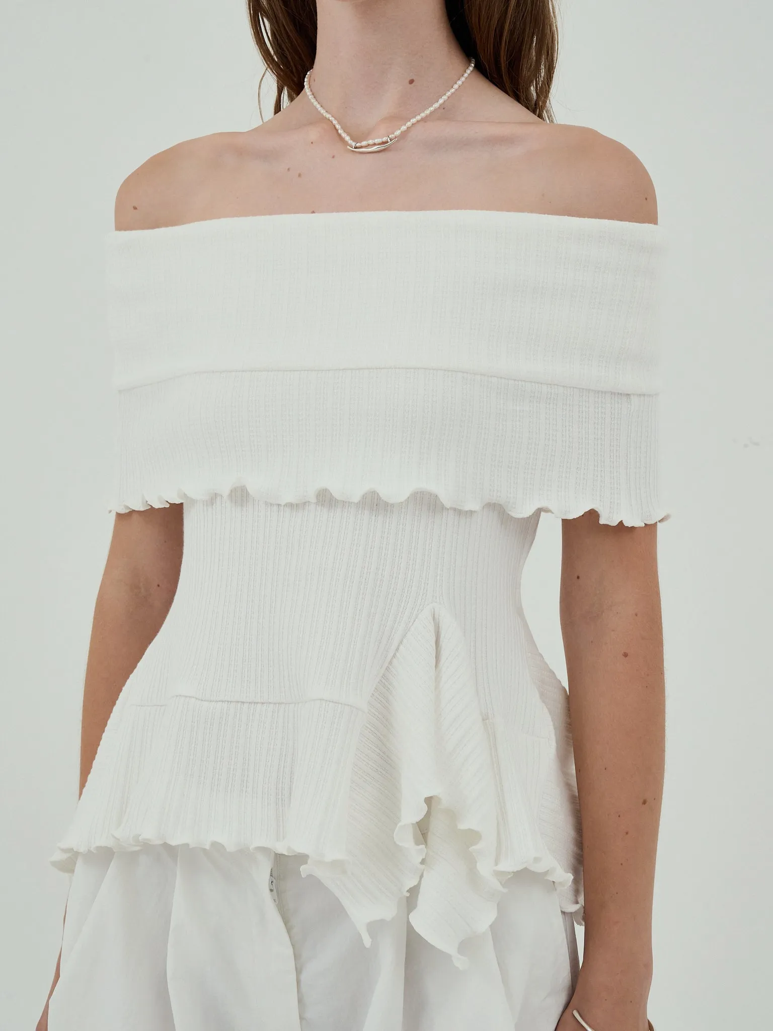 GOEN.J  Off-the-shoulder ruffle-trim ribbed cotton top - White