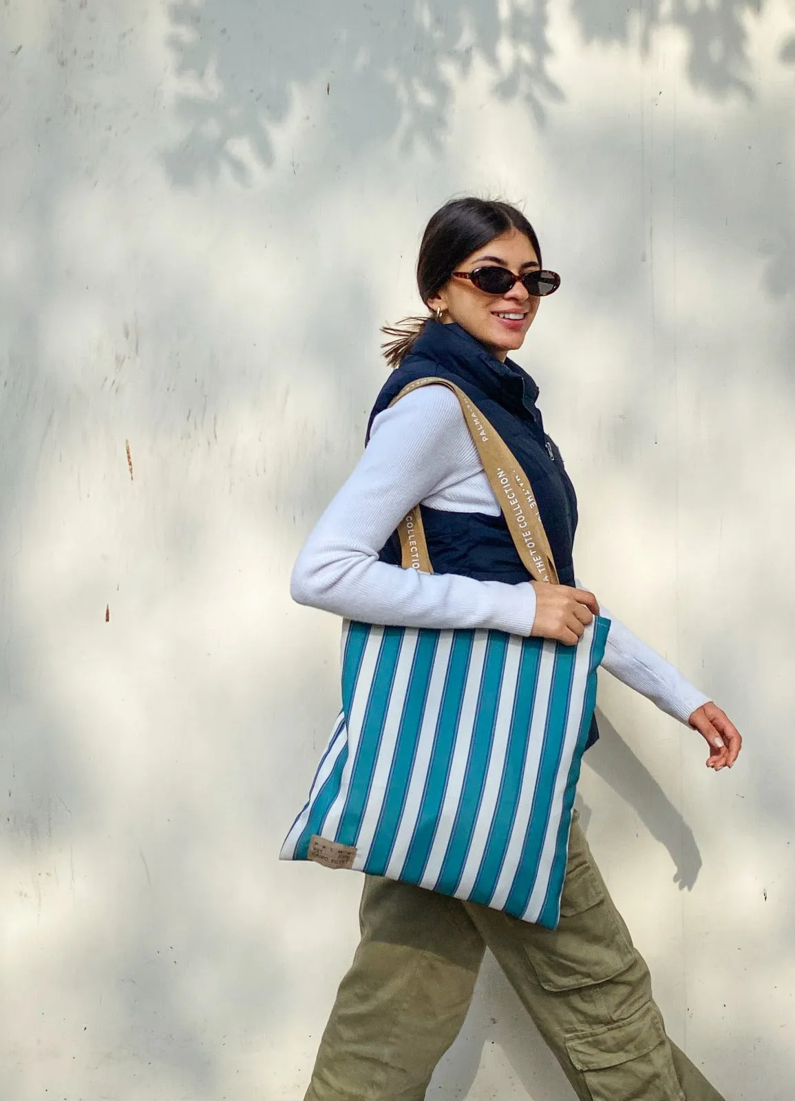 Linear Tote Blue X White