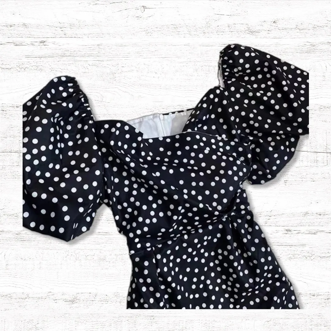 Sure! Here’s an optimized title for the e-commerce product:

Chic Off-Shoulder Polka Dot Mini Dress - Elegant Summer Fashion Statement